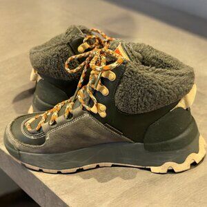 Nike Khaki Classic City Boots Waterproof, W 9.5 olive